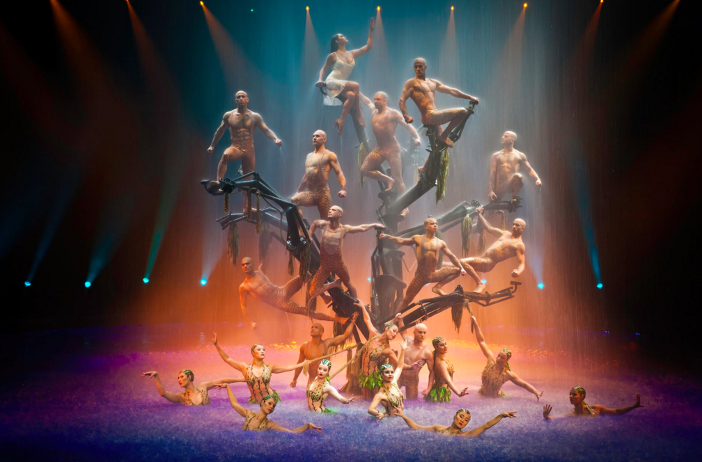Wynn Resort’s “Le Reve” mesmerizes audiences with high dives, acrobatics and lots of splashes!