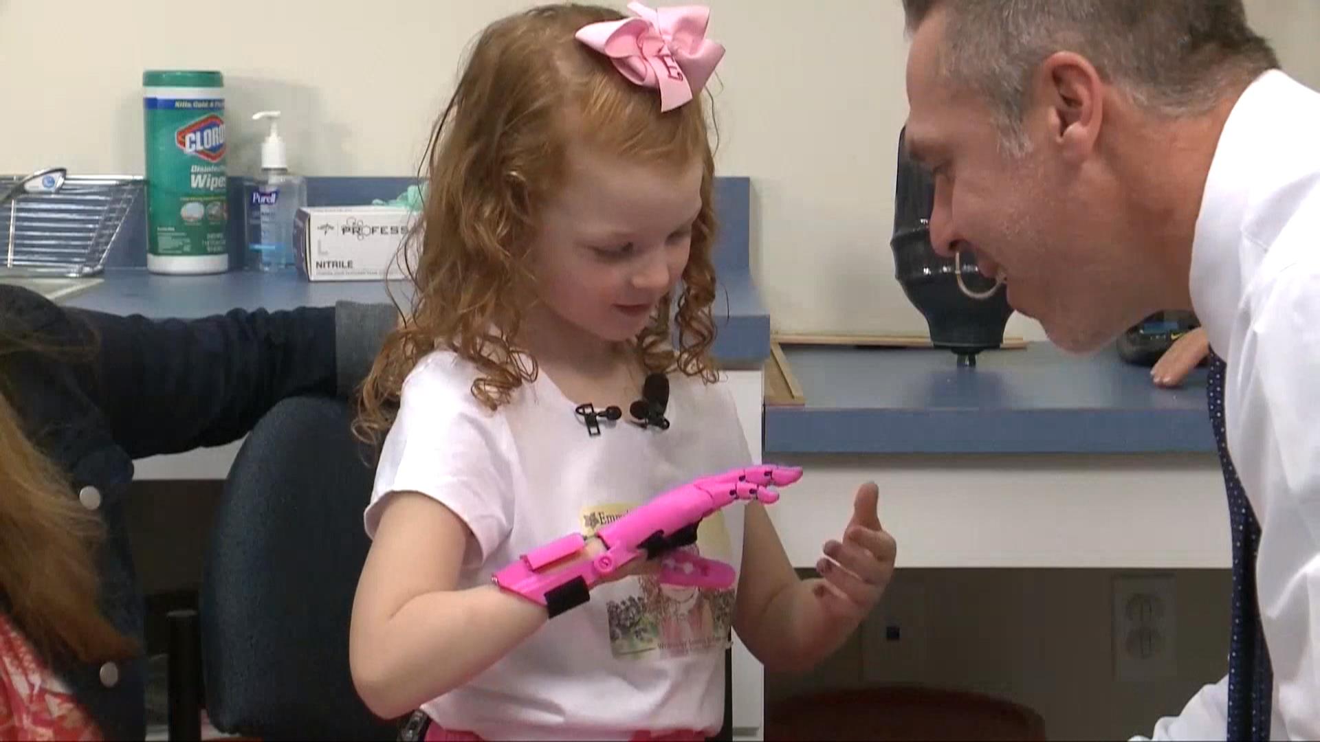 A Mother S Day Wish Come True For Mom Whose Daughter Receives Prosthetic Hand California Life Hd