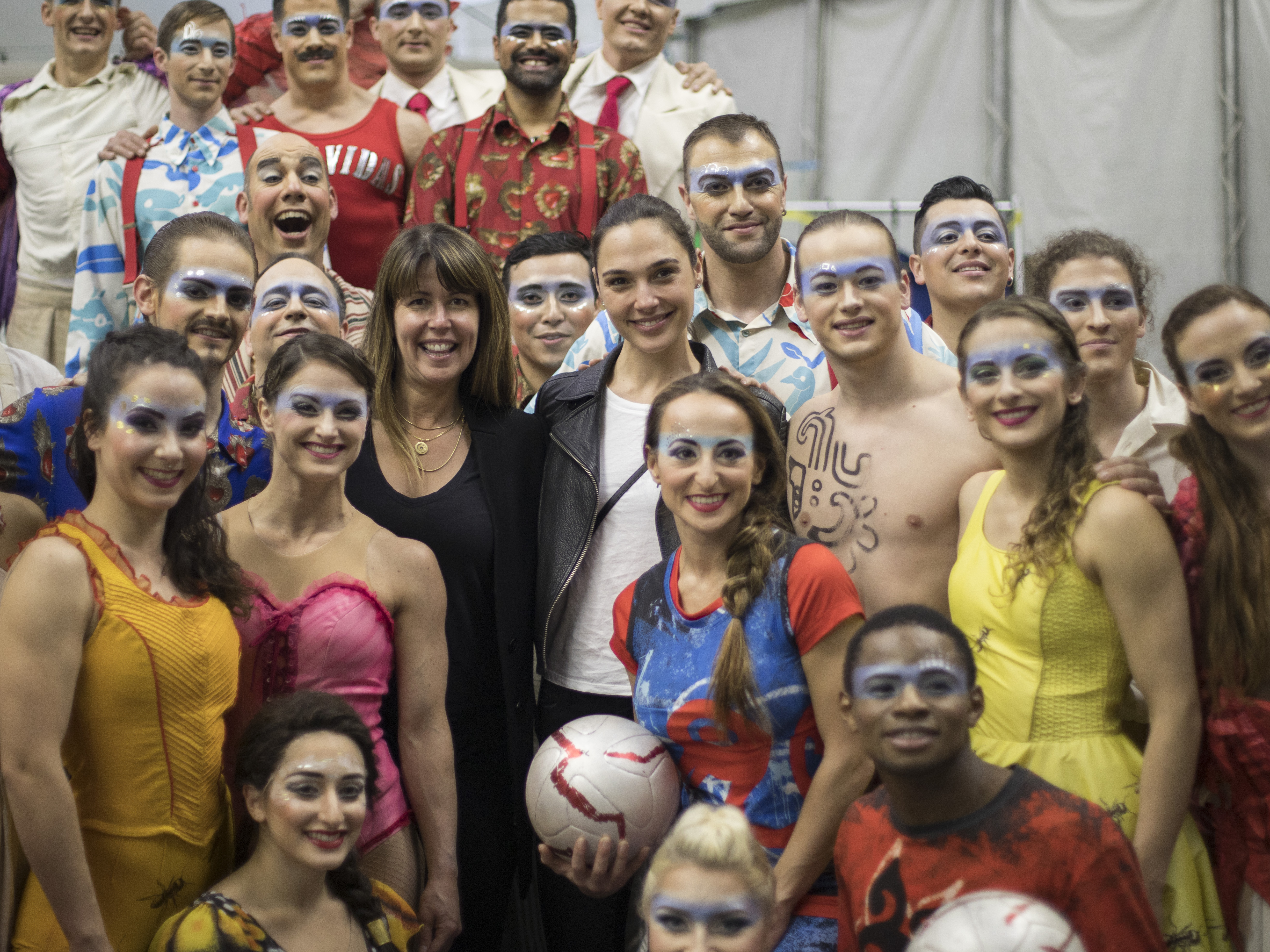 Gal Gadot, Patty Jenkins and Ty Burrell Visit The Cast of Cirque du