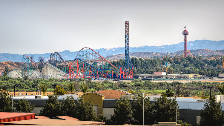 Six Flags Magic Mountain and Hurricane Harbor Announce New Summer Events Lineup and Water Park Opening